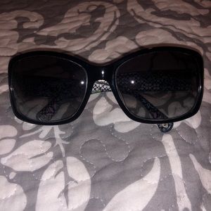 women’s black sunglasses